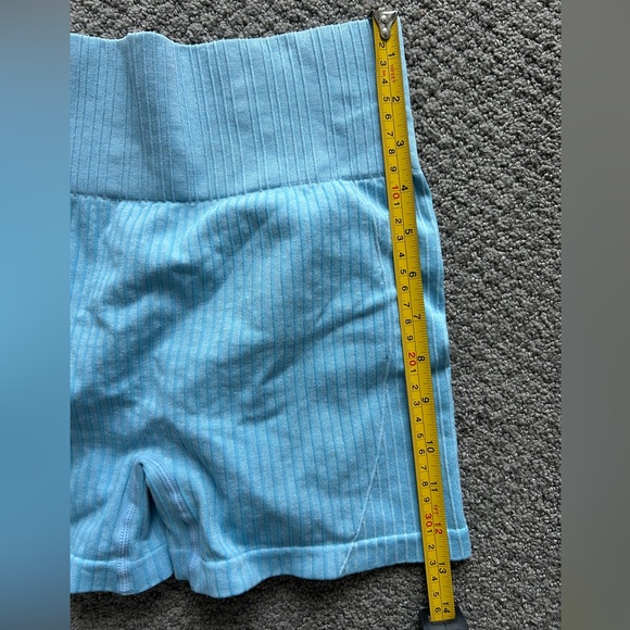 LIKE NEW Workout Set - Picture 7 of 10